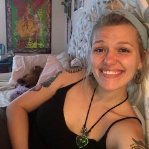 Meet your Posher, Whitney